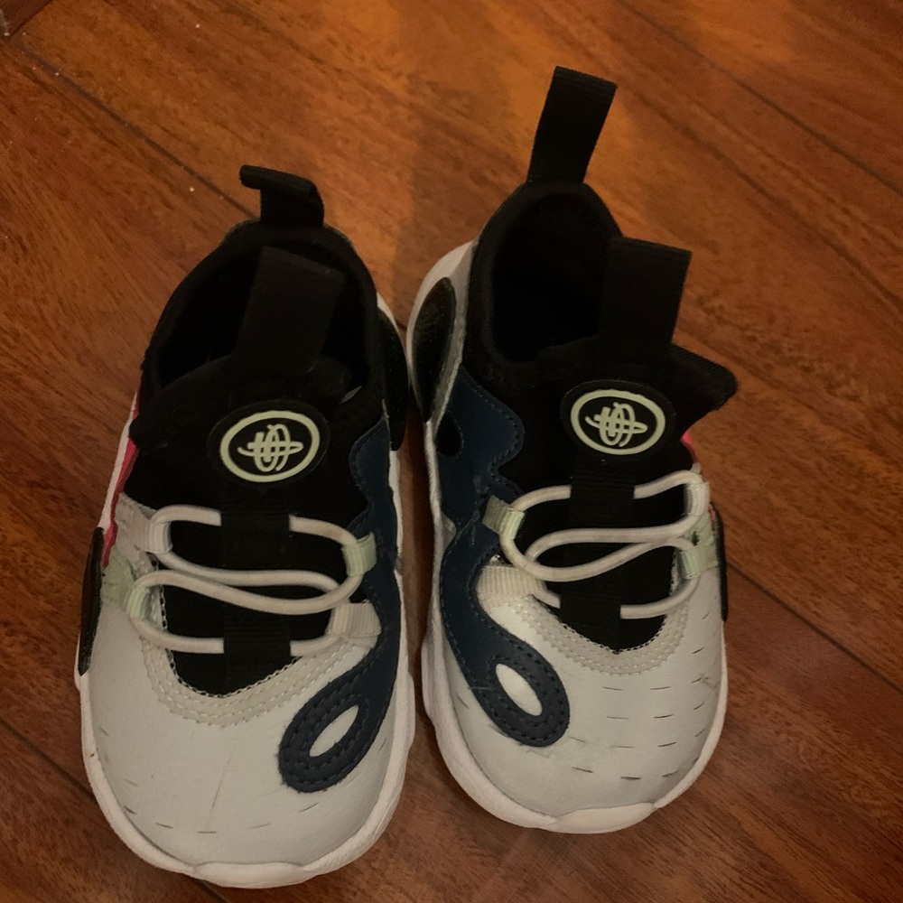 Nike flex plus toddler sneakers